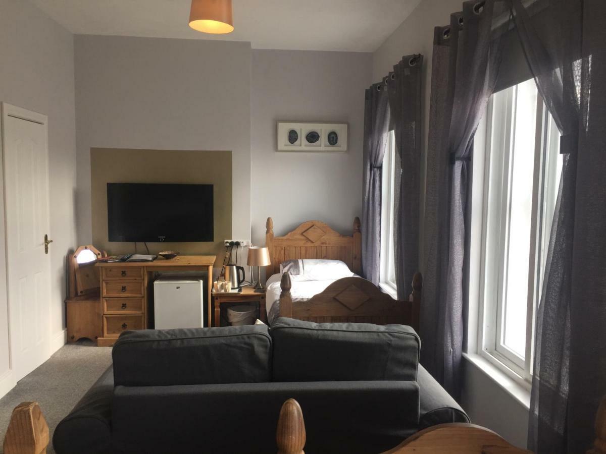 The Keep Guesthouse 卡瑞克福格斯 外观 照片